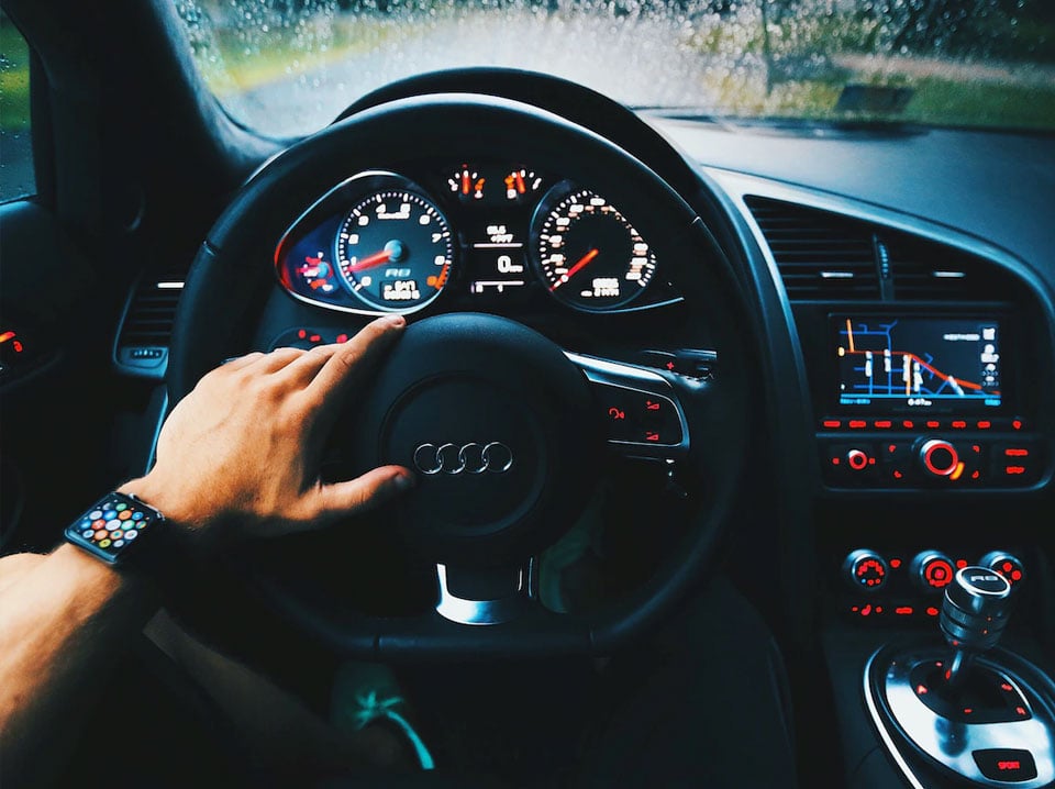 5 Warning Signs Your Car Battery Is About to Die – Don’t Get Stranded!
